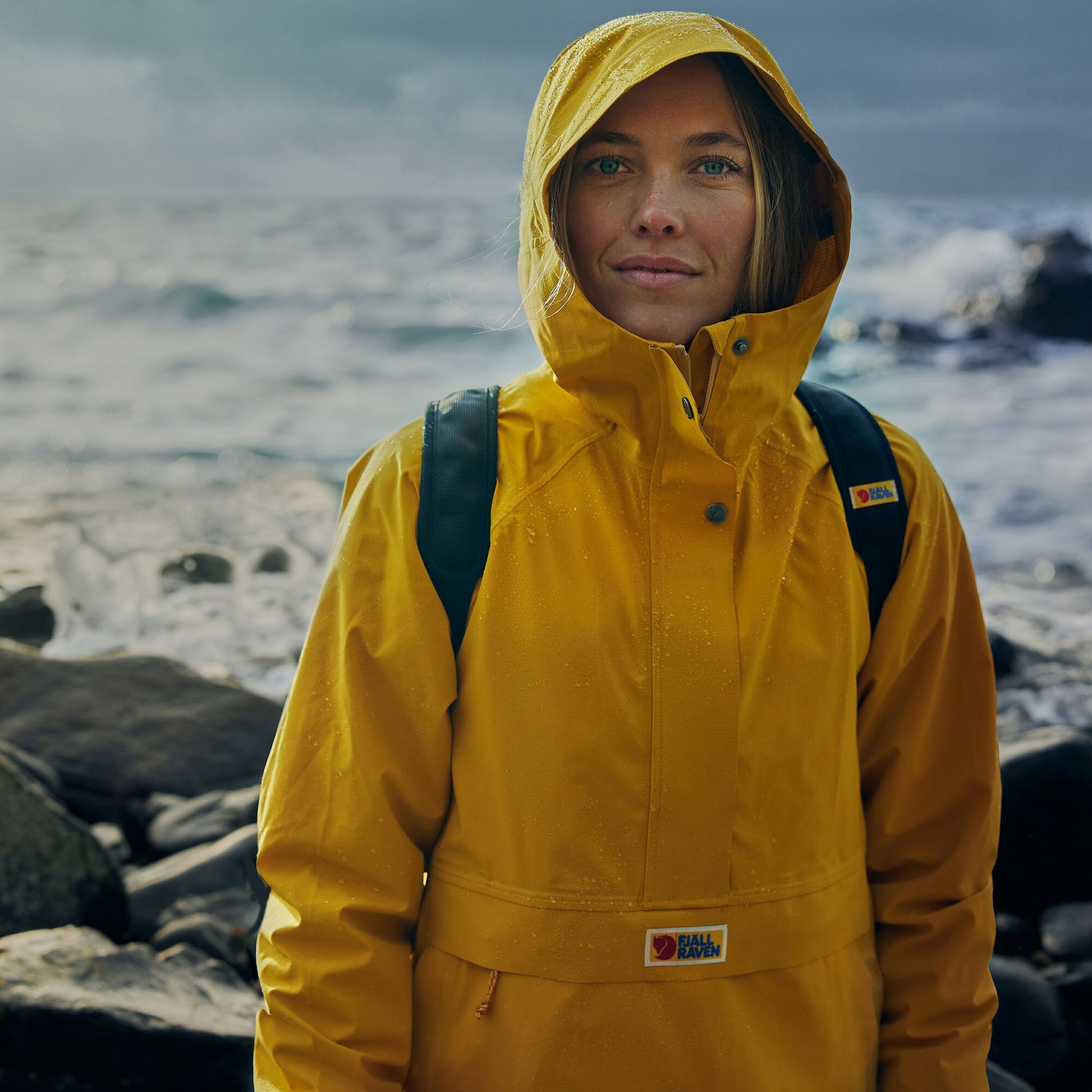 Lietus jaka Fjallraven Vardag Hydratic Anorak sieviešu Lietus jakas Vējjakas